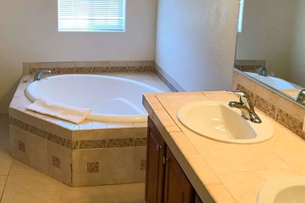 TICABOO LODGE LAKE POWELL (Laketown)